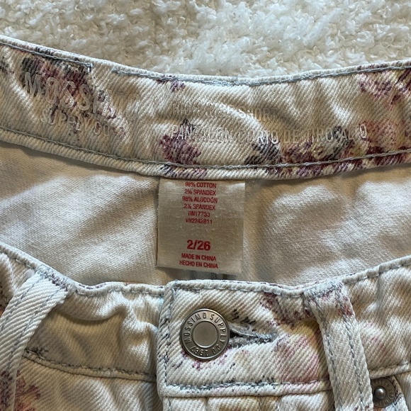 Women's Floral Denim Shorts Medium Rise - Picture 2 of 3